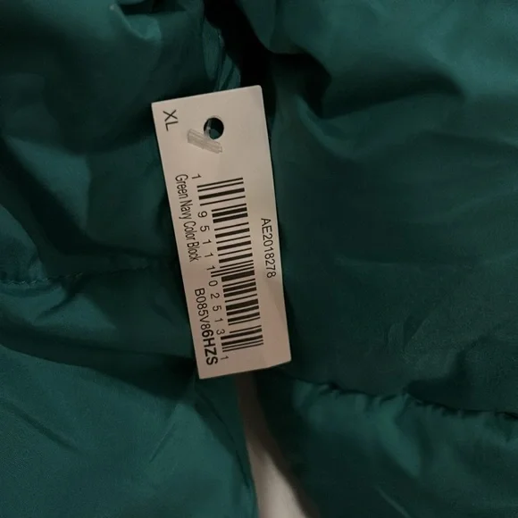 Amazon Essentials Boys Heavyweight Hooded Puffer Jacket Green Navy Color Block - Picture 14 of 15